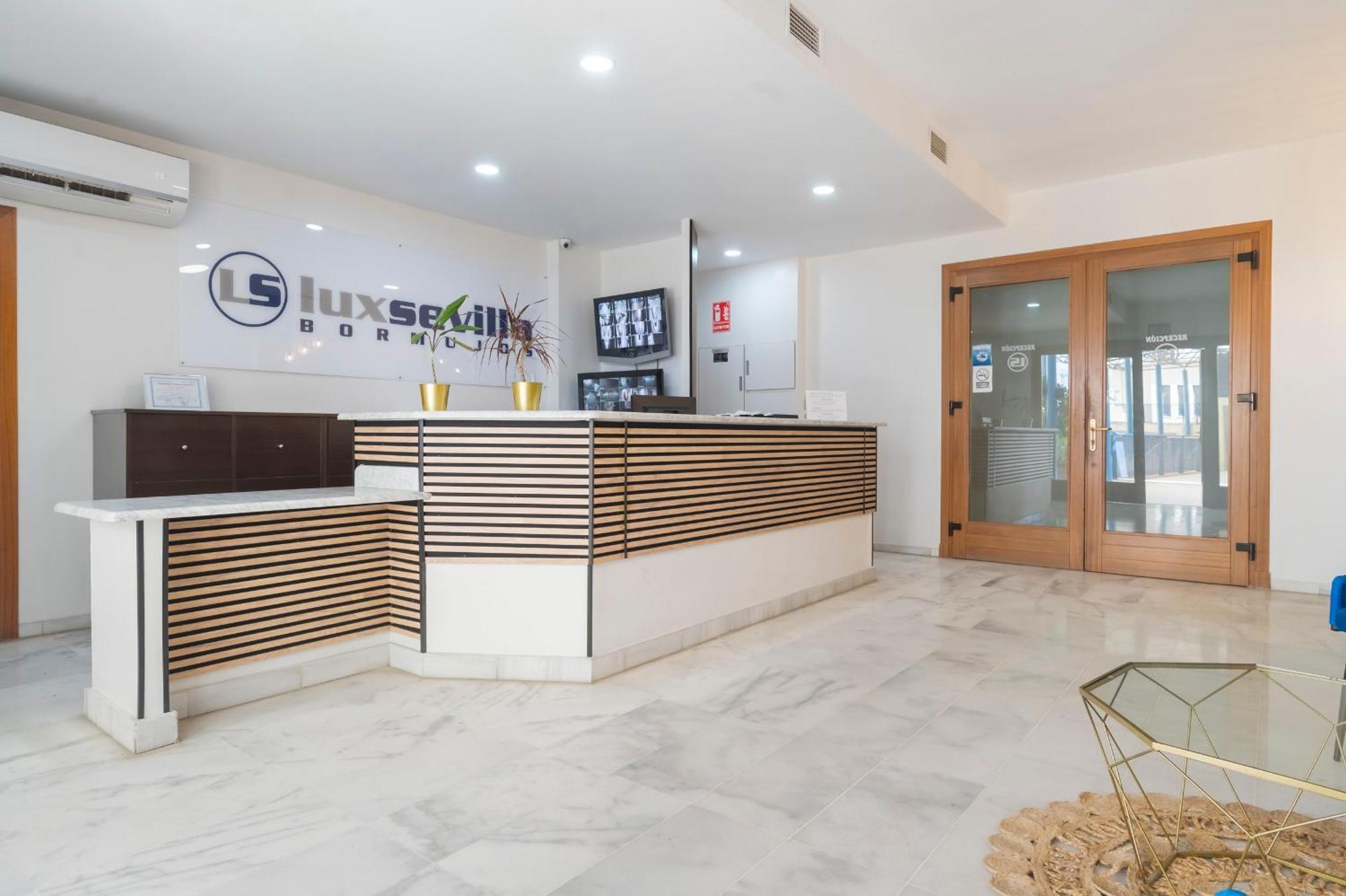 Luxsevilla Moderno Piscina Free Parking Appartement